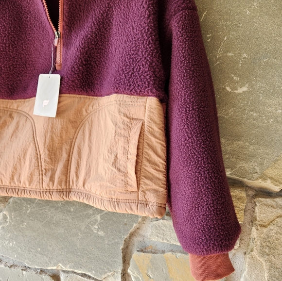 NWT Fabletics Mallory Pullover Fleece- Size Small - Picture 3 of 6
